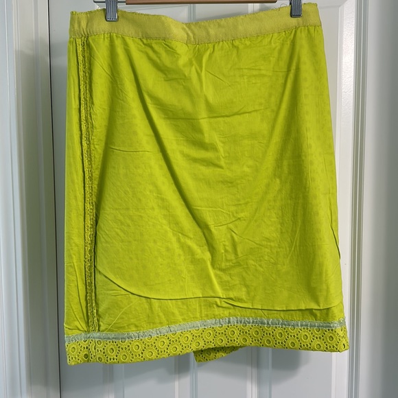 J. Crew - No. 2 Pencil Skirt - size 8 - lined eyelet - citron - excellent U.C. - Picture 6 of 7
